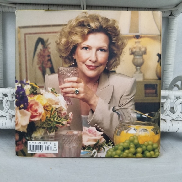 Jan Karon's Mitford Cook Book & Kitchen Reader - Picture 2 of 13